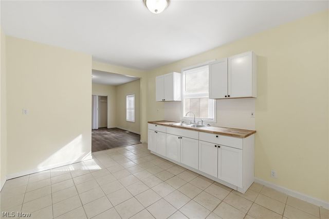 1978 W 93rd Street, Cleveland, OH 44102