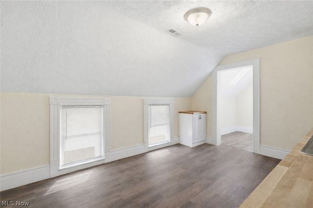 1978 W 93rd Street, Cleveland, OH 44102