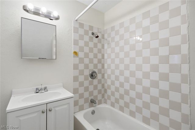 1978 W 93rd Street, Cleveland, OH 44102