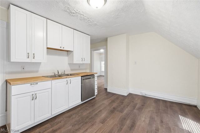 1978 W 93rd Street, Cleveland, OH 44102