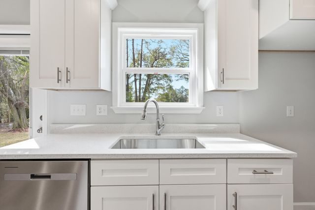 2588 Kingston Road, Crestview, FL 32536