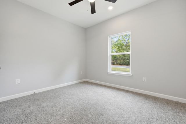 2588 Kingston Road, Crestview, FL 32536