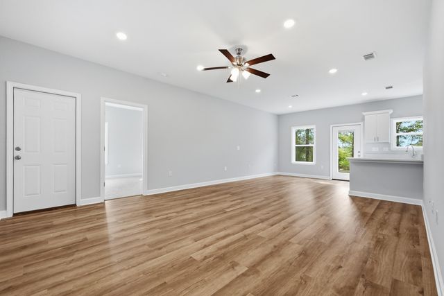 2588 Kingston Road, Crestview, FL 32536