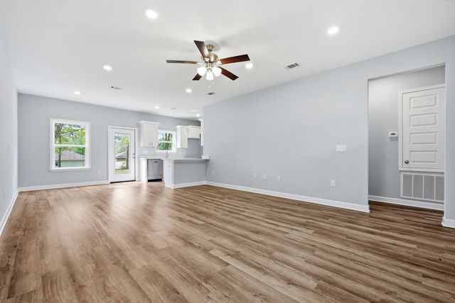 2588 Kingston Road, Crestview, FL 32536