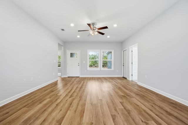 2588 Kingston Road, Crestview, FL 32536