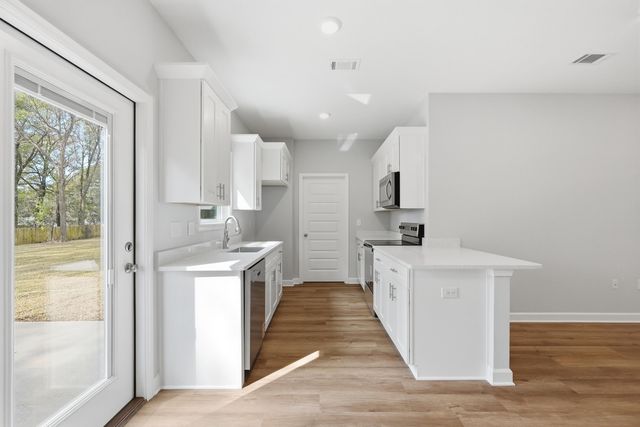 2588 Kingston Road, Crestview, FL 32536