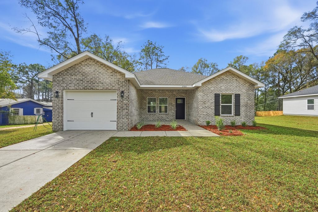 2588 Kingston Road, Crestview, FL 32536