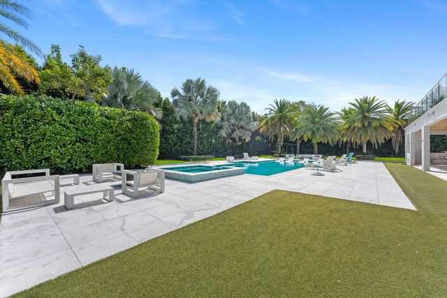 17552 Fieldbrook Circle E, Boca Raton, FL 33496