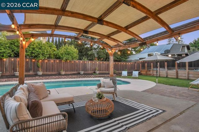 1154 Breckenridge Court, Martinez, CA 94553