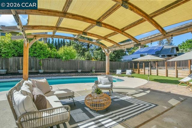 1154 Breckenridge Court, Martinez, CA 94553