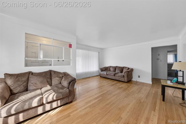 18270 Ash Avenue, Eastpointe, MI 48021