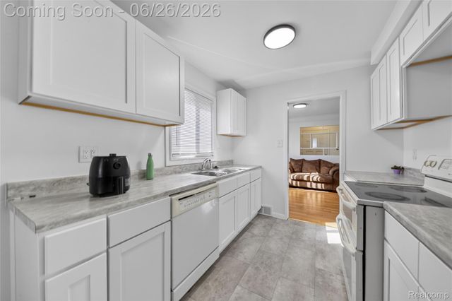 18270 Ash Avenue, Eastpointe, MI 48021