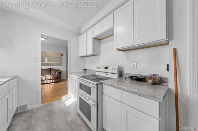 18270 Ash Avenue, Eastpointe, MI 48021
