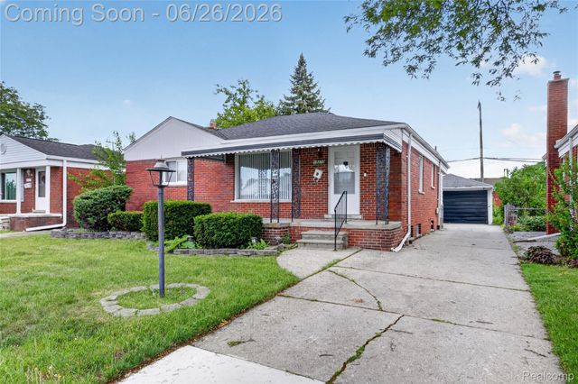 18270 Ash Avenue, Eastpointe, MI 48021
