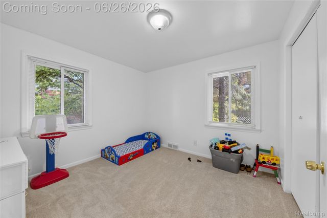 18270 Ash Avenue, Eastpointe, MI 48021