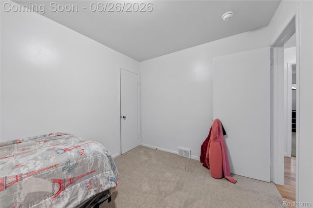 18270 Ash Avenue, Eastpointe, MI 48021