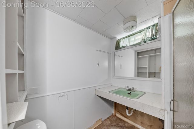 18270 Ash Avenue, Eastpointe, MI 48021