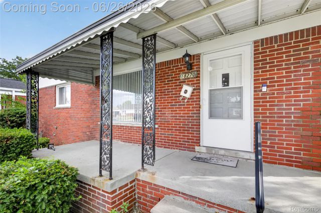 18270 Ash Avenue, Eastpointe, MI 48021