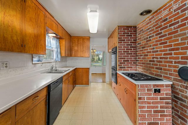 1021 NW Conklin Avenue, Grants Pass, OR 97526