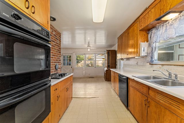 1021 NW Conklin Avenue, Grants Pass, OR 97526