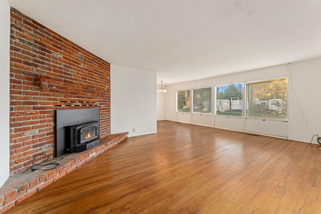 1021 NW Conklin Avenue, Grants Pass, OR 97526