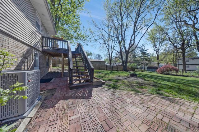 7433 Acorn Drive, Newburgh, IN 47630