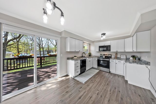 7433 Acorn Drive, Newburgh, IN 47630