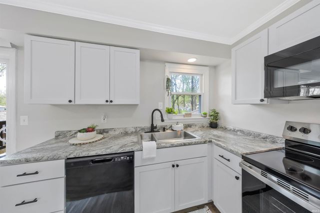 7433 Acorn Drive, Newburgh, IN 47630