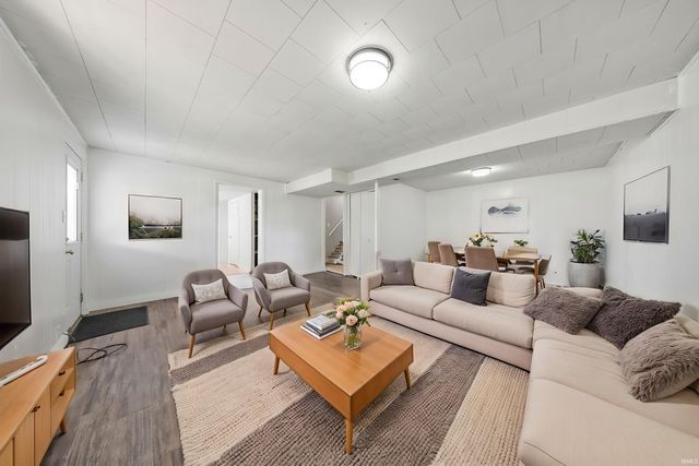 7433 Acorn Drive, Newburgh, IN 47630