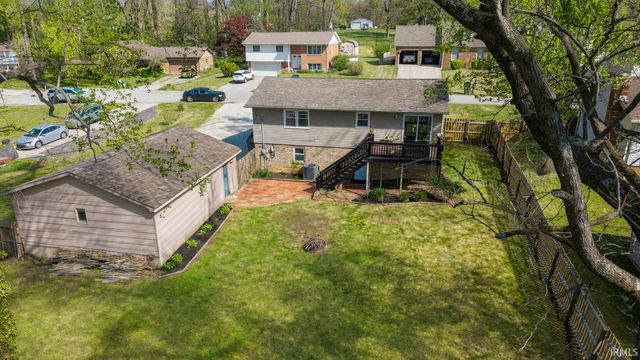 7433 Acorn Drive, Newburgh, IN 47630