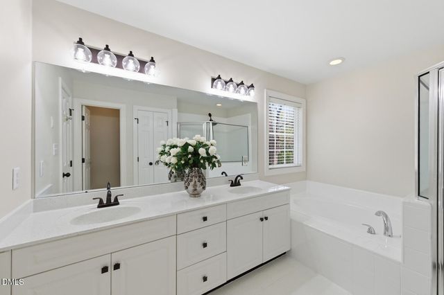 5417 Willow Bridge Lane, Fuquay Varina, NC 27526