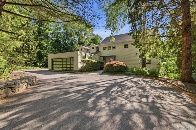 78 Old Church Lane, Pound Ridge, NY 10576