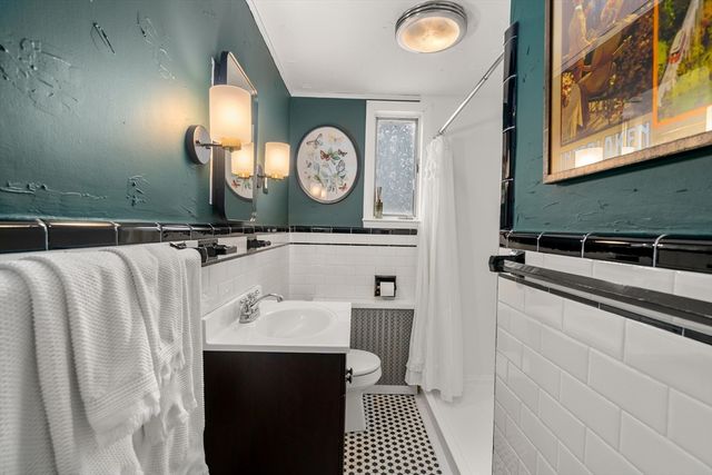 27 Warwick St, Quincy, MA 02171