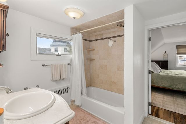 27 Warwick St, Quincy, MA 02171