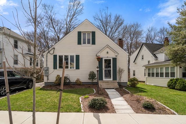 27 Warwick St, Quincy, MA 02171