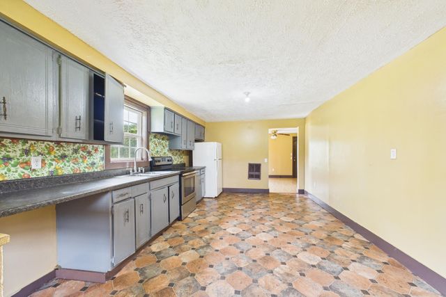 10949 & 10951 E Laurel Road, London, KY 40741