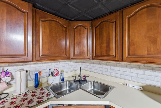 10949 & 10951 E Laurel Road, London, KY 40741
