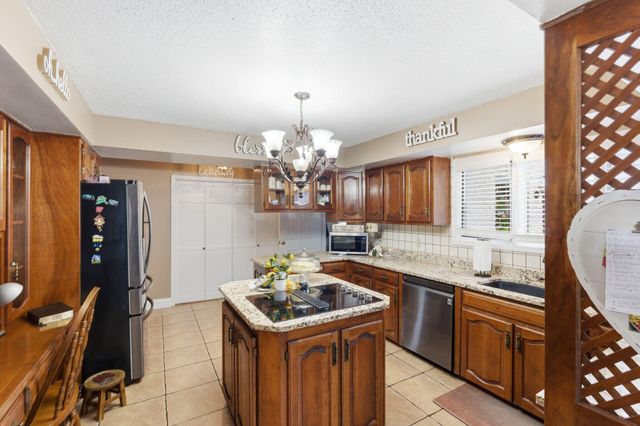 10949 & 10951 E Laurel Road, London, KY 40741