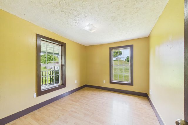 10949 & 10951 E Laurel Road, London, KY 40741