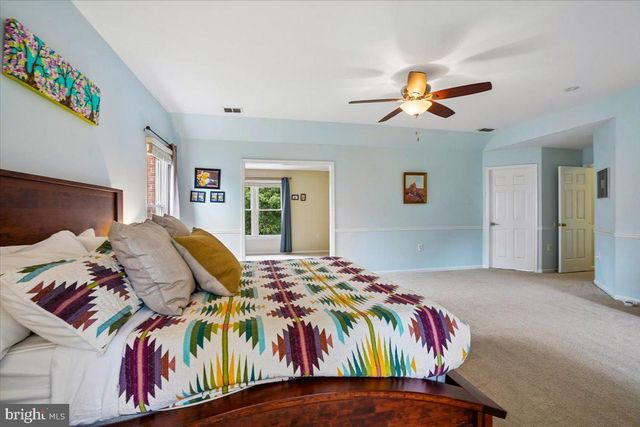 676 OLD HUNT WAY, Herndon, VA 20170