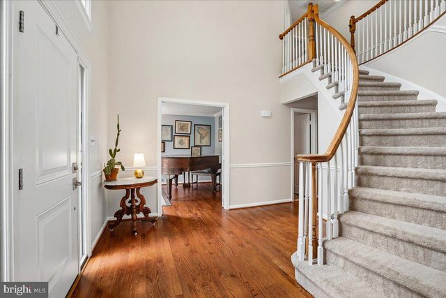 676 OLD HUNT WAY, Herndon, VA 20170