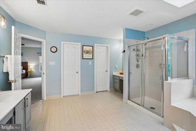 676 OLD HUNT WAY, Herndon, VA 20170