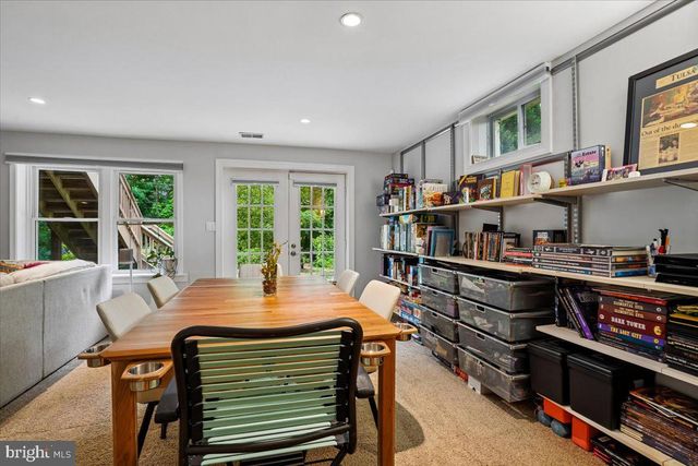 676 OLD HUNT WAY, Herndon, VA 20170