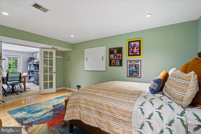 676 OLD HUNT WAY, Herndon, VA 20170