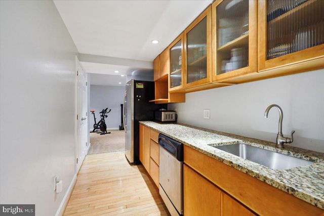676 OLD HUNT WAY, Herndon, VA 20170