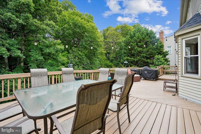 676 OLD HUNT WAY, Herndon, VA 20170