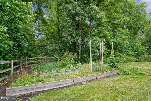 676 OLD HUNT WAY, Herndon, VA 20170