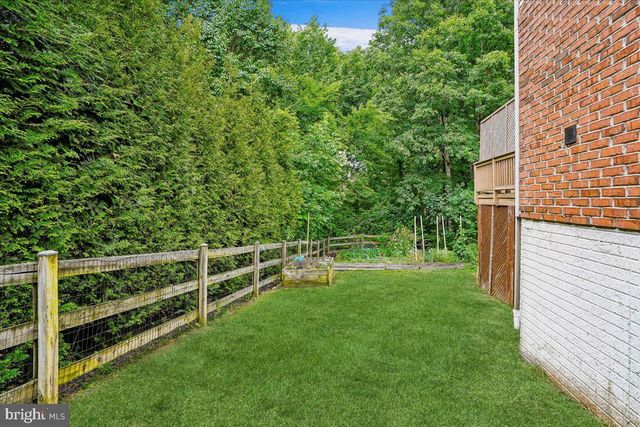 676 OLD HUNT WAY, Herndon, VA 20170