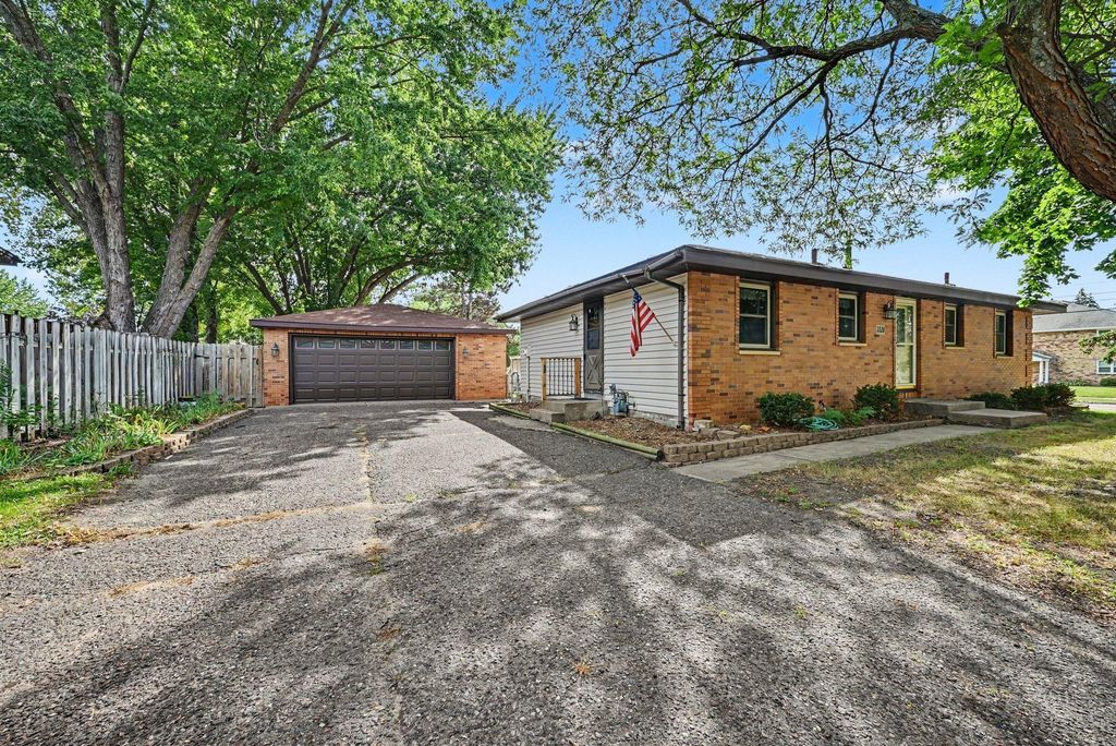 5520 Saint Stephens Street, Mounds View, MN 55112 — exterior