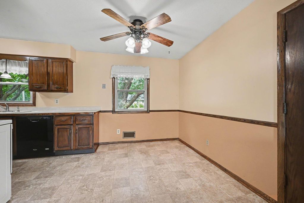 5520 Saint Stephens Street, Mounds View, MN 55112 — photo 4
